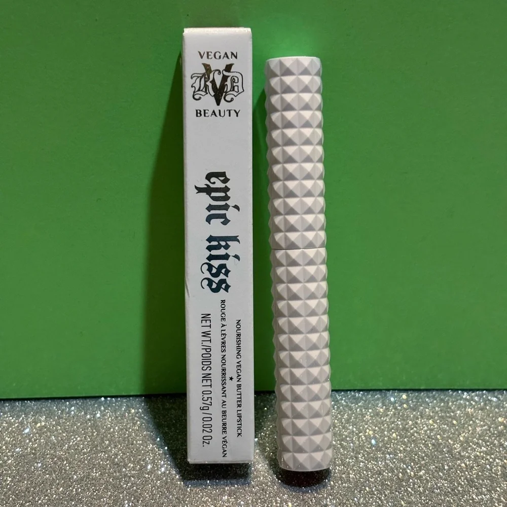BNIB! Kat Von D Epic Kiss Lipstick - ROLE BREAKER 190